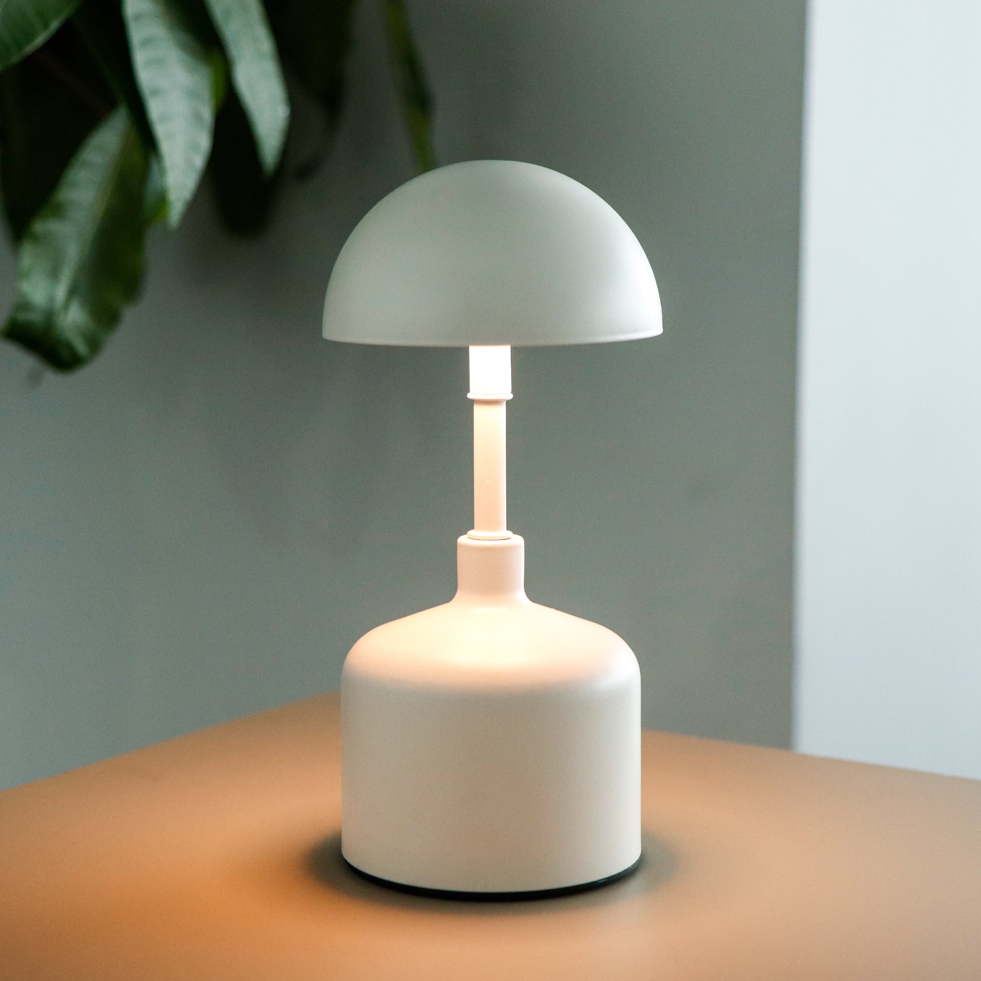 Cordless Touch Table Lamp – Modern, Portable & Dimmable
